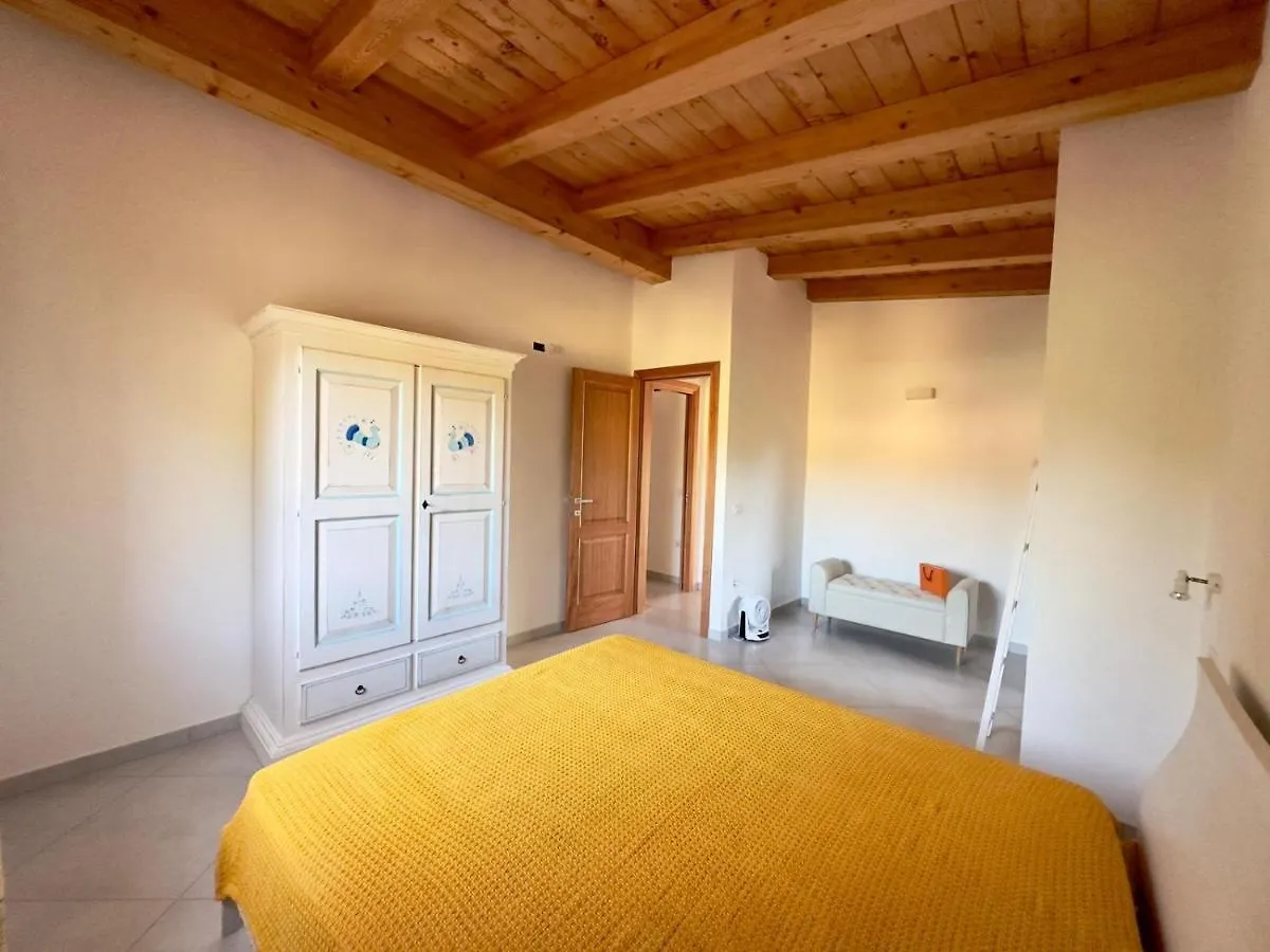 Villa Indipendente, Rena Majore